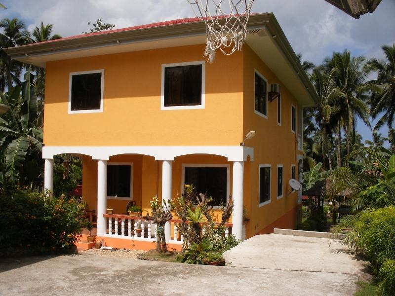 VALENCIA HOUSE FOR SALE WITH INCOME PROPERTY