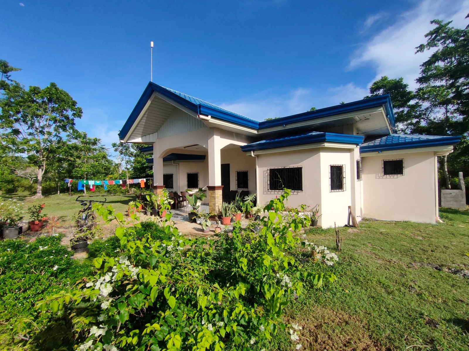 HOUSE WITH HUGE LOT FOR SALE IN SIQUIJOR SIQ0094