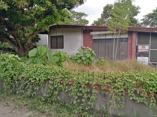 RESIDENTIAL LOT FOR SALE WITH FIXER UPPER HOUSE ID 14755